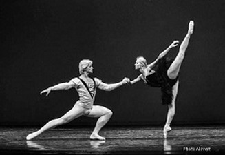 Andris Liepa and Valentina Kozlova in rehearsal